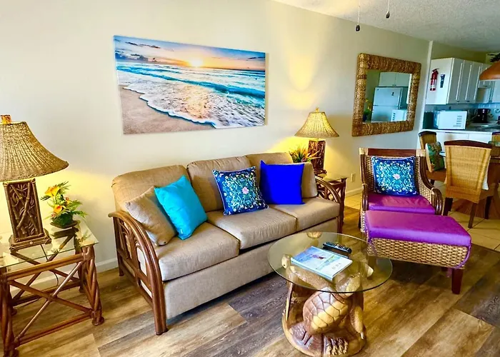 Central And Bright 2 Bedroom 2 Ba, Pool And Oceanview